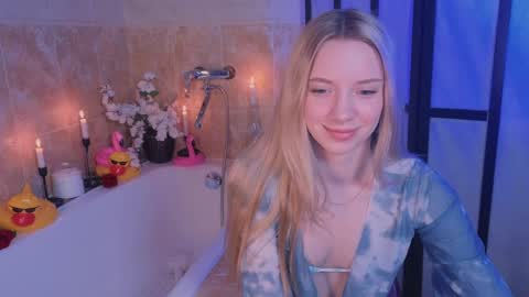 katt_yy online show from April 2, 5:27 am