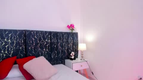 Katte online show from April 15, 1:29 pm