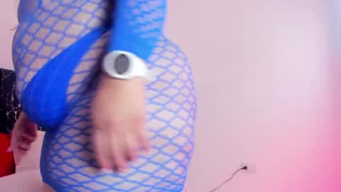 Snapshot of katte_landerr chatting on April 22, 1:23 pm Katte online show from April 22, 1:23 pm