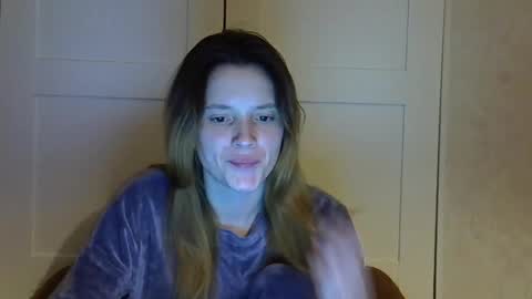Snapshot of katte_light chatting on May 31, 7:04 pm katte light online show from May 31, 7:04 pm