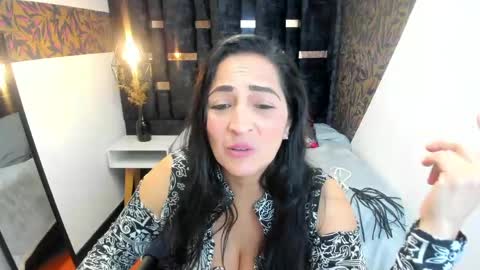 Snapshot of kattemilf_ chatting on April 16, 9:50 pm K A T T E online show from April 16, 9:50 pm