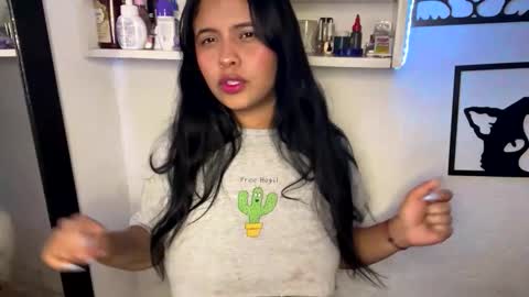 Snapshot of kattia_23 chatting on November 19, 2:11 am kattia online show from November 19, 2:11 am