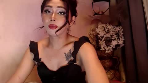 Snapshot of kattiecurrent chatting on April 17, 2:36 am Saisy online show from April 17, 2:36 am