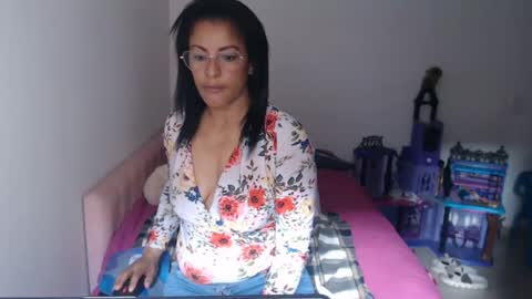 KattleyaGrey online show from July 24, 12:58 pm