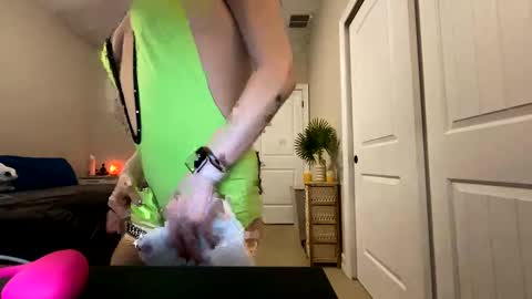 Snapshot of kattnip44 chatting on November 13, 3:38 am Josie live show Tuesday Wednesday and Thursday online show from November 13, 3:38 am