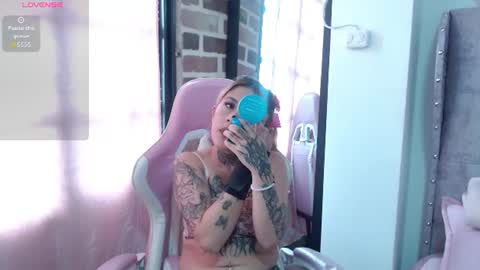 Snapshot of katty_candyy chatting on June 25, 2:43 pm Katherine online show from June 25, 2:43 pm