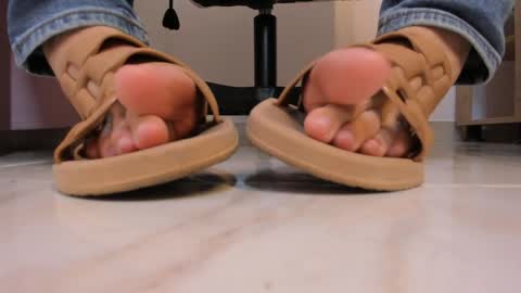 Katty online show from April 14, 7:20 pm