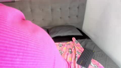 Snapshot of katty_kiss_ chatting on February 22, 4:02 am Katty Kiss online show from February 22, 4:02 am