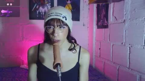 Snapshot of kattycat_ chatting on December 5, 6:22 am kattycat_ online show from December 5, 6:22 am