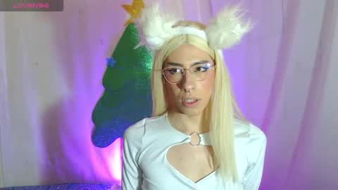 Snapshot of kattycat_ chatting on December 15, 5:01 am kattycat_ online show from December 15, 5:01 am