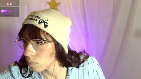 Snapshot of kattycat_ chatting on December 17, 5:02 am kattycat_ online show from December 17, 5:02 am