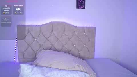 Snapshot of kattycurvy_ chatting on October 11, 11:58 pm katty peach  online show from October 11, 11:58 pm