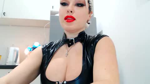 Snapshot of katushax chatting on January 28, 9:29 pm KatuhaX online show from January 28, 9:29 pm