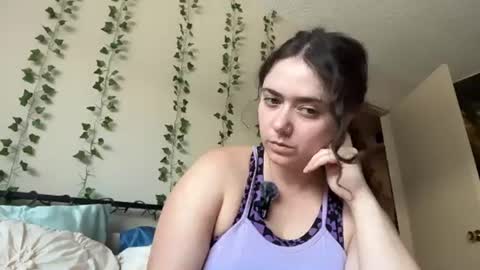 Snapshot of katxxgolding chatting on June 16, 7:16 pm Princesse Kat online show from June 16, 7:16 pm