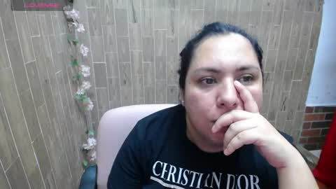 Snapshot of katy2425 chatting on June 23, 1:47 am Katy online show from June 23, 1:47 am