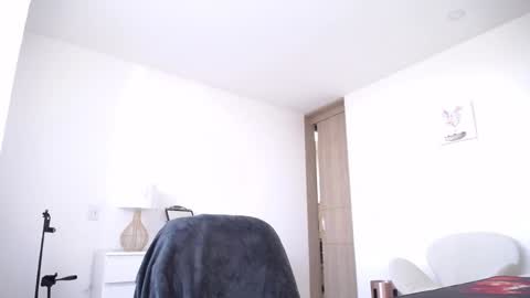 Snapshot of katy_18_pocahontas chatting on January 18, 12:53 pm K a t y online show from January 18, 12:53 pm