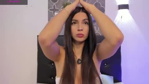 Snapshot of katy_babyg chatting on May 9, 12:54 pm Katy 3 online show from May 9, 12:54 pm