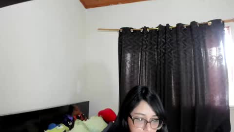 Snapshot of katy_bello chatting on June 1, 9:38 pm katy online show from June 1, 9:38 pm