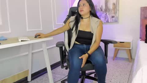 Snapshot of katyah_ chatting on May 1, 8:13 pm katya online show from May 1, 8:13 pm