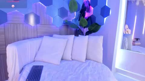 Snapshot of katyakozlov chatting on February 27, 8:09 pm online show from February 27, 8:09 pm