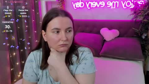 Snapshot of katyaneilson chatting on April 30, 7:04 am Kate online show from April 30, 7:04 am