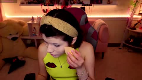 Snapshot of katyazaitseva chatting on April 23, 12:26 pm Katya online show from April 23, 12:26 pm