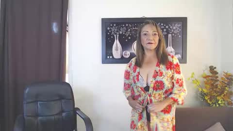 Snapshot of katye_milf1 chatting on January 13, 1:05 pm Mrs. Katie online show from January 13, 1:05 pm