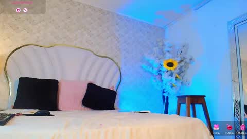 Snapshot of katyjackson chatting on June 2, 2:41 pm katyjackson online show from June 2, 2:41 pm