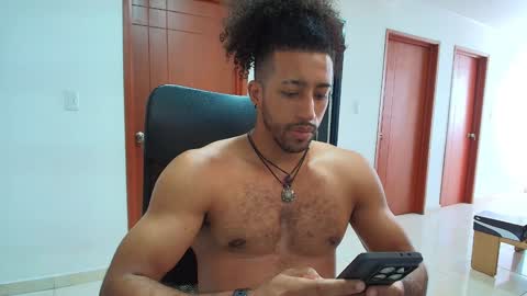 Snapshot of kaurilop chatting on December 25, 8:17 pm Kauri Lop online show from December 25, 8:17 pm