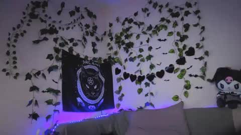 Mia online show from March 9, 7:56 am