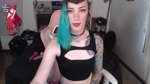 luna   online show from December 2, 8:37 pm