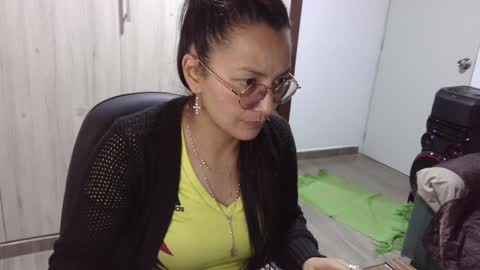  Khawit  online show from December 24, 10:39 pm