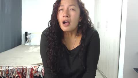  Khawit  online show from November 12, 7:20 am