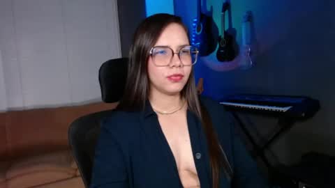 Snapshot of kay_avrill chatting on April 25, 4:15 am Kay online show from April 25, 4:15 am