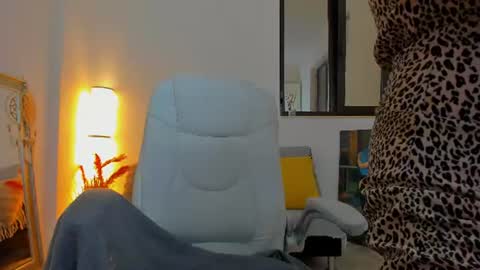 Snapshot of kaya_kiss chatting on June 24, 5:28 am Kaya online show from June 24, 5:28 am