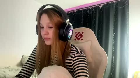 Amia online show from April 17, 6:55 pm