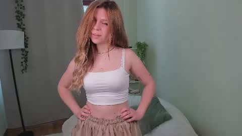 Snapshot of kayceegonya chatting on June 23, 10:35 am online show from June 23, 10:35 am