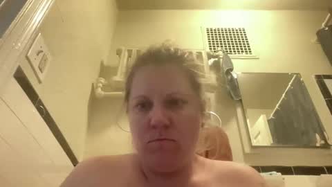 Snapshot of kayceexx33 chatting on May 14, 1:18 pm kayceexx33 online show from May 14, 1:18 pm