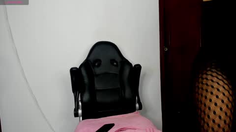 Snapshot of kayla_batista01 chatting on December 3, 3:44 pm KAYLA BATISTA online show from December 3, 3:44 pm