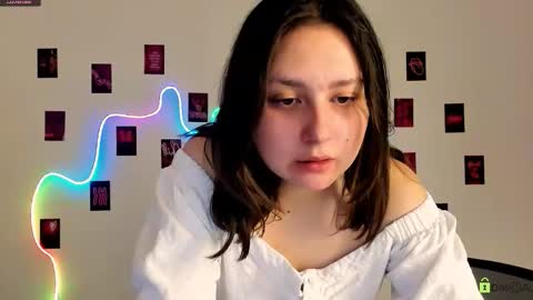 Snapshot of kayla_myth chatting on March 18, 9:34 am Cute Kayla online show from March 18, 9:34 am