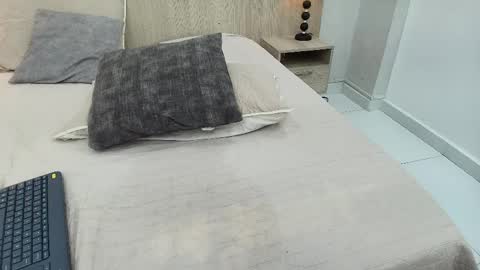 Snapshot of kayla_roux chatting on April 23, 12:29 pm Kayla online show from April 23, 12:29 pm
