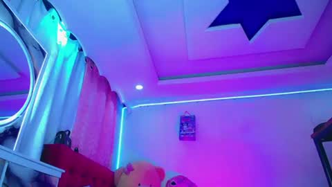 Snapshot of kayla_sexx chatting on June 29, 11:49 pm kayla_sexx online show from June 29, 11:49 pm