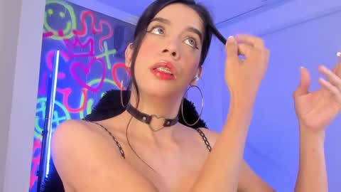 Snapshot of kayle______ chatting on February 5, 8:14 pm INSTAjohedija online show from February 5, 8:14 pm