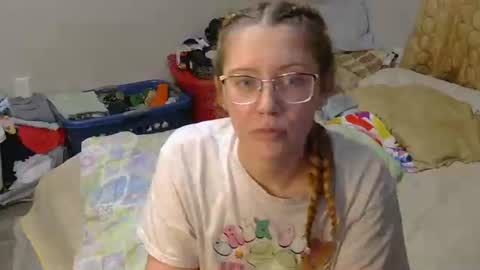 Snapshot of kayleekakesnslim chatting on April 30, 10:25 pm kaylee kakes online show from April 30, 10:25 pm