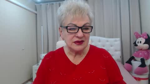 kaylesmoll online show from February 18, 7:43 pm