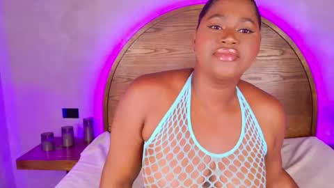 Snapshot of kaylie_mitchel chatting on April 21, 10:23 pm KAYLIE online show from April 21, 10:23 pm