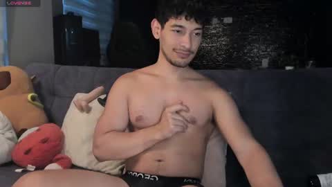 Snapshot of kayn_kalo chatting on June 23, 10:52 pm Kayn online show from June 23, 10:52 pm