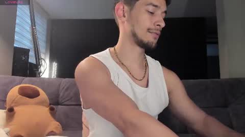 Snapshot of kayn_kalo chatting on July 17, 10:14 pm Kayn online show from July 17, 10:14 pm