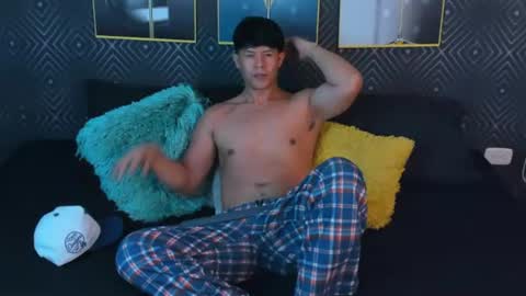 Snapshot of kazuya_nakamura chatting on August 5, 1:52 am kazuya online show from August 5, 1:52 am