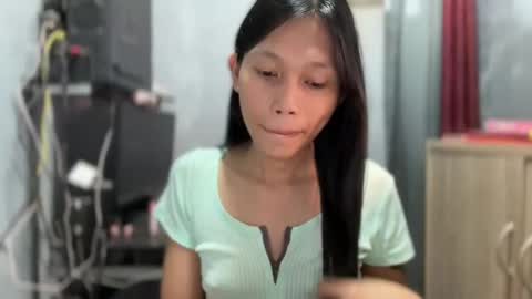 Snapshot of kc_slutmoree chatting on December 17, 4:18 am Its me Cora online show from December 17, 4:18 am